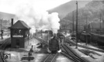 50 1925 verlässt den alten Heidelberger Hauptbahnhof. (14.09.1952) <i>Foto: Walter Hollnagel</i>