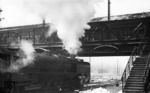 01 099 vom Bw Berlin Lehrter Bf macht sich in Hamburg-Altona auf den Weg nach Hause. (02.1935) <i>Foto: Walter Hollnagel</i>