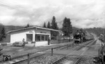 18 612 durchfährt mit D 91 auf dem Weg nach München den Haltepunkt Bühl am Alpsee. (10.05.1962) <i>Foto: Walter Hollnagel</i>