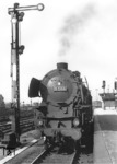01 1066 wartet im Bahnhof Hamburg-Altona auf den nächsten Einsatz. (28.03.1957) <i>Foto: Walter Hollnagel</i>