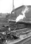 Umfangreiche Bauarbeiten fanden 1959 am Hamburger Hauptbahnhof statt. 78 426 verlässt mit einem Umbauwagenzug die Szenerie. (24.04.1959) <i>Foto: Walter Hollnagel</i>