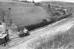 Zur Vorbereitung der Elektrifizierung wurden auf der Strecke Köln - Aachen ettliche Tunnelbauwerke ganz oder teilweise aufgeschlitzt. 01 173 vom Bw Köln Bbf passiert auf dem Weg nach Köln die Tunnelbaustelle bei Nirm (Eschweiler). (1962) <i>Foto: Slg. Eisenbahnstiftung</i>