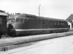 Das in Nürnberg stationierte Einzelstück VT 92 501 zu Gast im Bahnhof Schwäbisch Hall. (11.08.1966) <i>Foto: Heinz Hangarter</i>