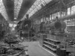 Blick in das Ausbesserungswerk Mülheim-Speldorf mit pr. G 8 (rechts 55 5689 des Bw Mainz-Bischofsheim).  (1956) <i>Foto: Slg. Eisenbahnstiftung</i>