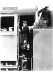 Ungewöhlicher Weihnachtsbaumtransport auf dem Tender einer unbekannten Einheitslok. (1934) <i>Foto: RVM</i>