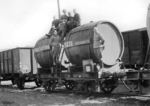 Deutsche Soldaten auf einem erbeuteten französischen Weinwagen. (1942) <i>Foto: RVM</i>
