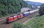 212 264 und 212 325 mit dem historischen Rheingoldzug in Wuppertal-Rauenthal. (03.08.1980) <i>Foto: Joachim Bügel</i>