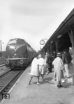 V 200 080 läuft im Grenzbahnhof Emmerich ein. (21.06.1962) <i>Foto: Walter Hollnagel</i>