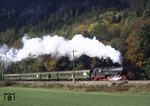 Während einer Plandampfveranstaltung kam 95 1016 nochmals auf ihrer alten Stammstrecke zum Einsatz, hier bei der Ausfahrt aus Hockeroda.  (11.10.1992) <i>Foto: Wolfgang Bügel</i>