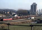 221 104-3 im Werksbahnhof der Rheinischen Kalksteinwerke in Rhodenhaus. (05.02.1982) <i>Foto: Wolfgang Bügel</i>