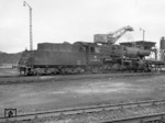 50 340 wartet vor der Bekohlungsanlage des Bw Heilbronn auf den nächsten Einsatz. (28.08.1966) <i>Foto: Slg. Eisenbahnstiftung</i>