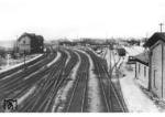 Blick in den Bahnhof Schneidemühl, etwa 80 km nördlich von Posen. Seit dem 1. Juli 1922 gehörte Schneidemühl zur neuen Provinz Grenzmark Posen-Westpreußen und nach deren Auflösung ab 1. Oktober 1938 bis zum Ende des Zweiten Weltkrieges zur Provinz Provinz Pommern. (1930) <i>Foto: RVM</i>