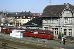 798 747 + 998 826 als Nt 6119 im Bahnhof Westig (zwischen Hemer und Iserlohn) (21.04.1984) <i>Foto: Wolfgang Bügel</i>