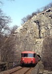 998 669 + 998 139 + 798 703 verlassen als Nt 6461 den Uhutunnel bei Klusenstein.  (21.04.1984) <i>Foto: Wolfgang Bügel</i>