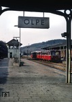 798 701 + 998 069 + 998 701 als Nt 6738 im Bahnhof Olpe. (21.04.1984) <i>Foto: Wolfgang Bügel</i>