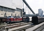 221 144-9 im Übergabebahnhof der Kalkwerke Oertelshofen in Rhodenhaus (bei Wüfrath). (02.07.1987) <i>Foto: Joachim Bügel</i>