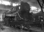 03 090 beim Aufachsen im RAW Frankfurt-Nied. (1938) <i>Foto: RVM (Trost)</i>