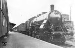 Die bereits 1948 aus dem aktiven Dienst ausgeschiedene 18 412 (Maffei 1909) vermutlich im Bahnhof Augsburg. (1932) <i>Foto: Werner Hubert</i>