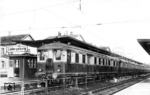 Für den Vorortverkehr Esslingen–Stuttgart–Ludwigsburg wurden ab 1933 von der Reichsbahn 21 Triebwagen mit Steuerwagen in Dienst gestellt. Hier der elT 12 2209 (späterer ET/ES 65 009) im Endbahnhof Ludwigsburg. (1934) <i>Foto: DLA Darmstadt</i>