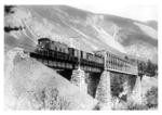 Ein Güterzug mit einer österreichischen 1080 (spätere DRG-Baureihe E 88.0) auf der Arlbergstrecke. (1938) <i>Foto: RVM</i>