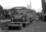 Pressevorstellung des neuen Schienen-Straßenbusses im Bahnhof Wetter/Ruhr.  (1951) <i>Foto: Willi Marotz</i>