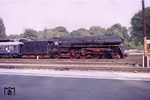 Die ölgefeuerte 01 0534-6 (am 28.04.1965 umgebaut aus 01 203) im Bahnhof Berlin-Wannsee. (02.10.1972) <i>Foto: Joachim Bügel</i>