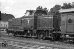 Im April 1962 wurde die bei MaK in Kiel gebaute VL 0643 an die Westfälische Landes-Eisenbahn AG (WLE) ausgeliefert, wo sich überwiegend im Rangierdienst nützlich machte, wie hier im Bahnhof Lippstadt. (06.08.1968) <i>Foto: Wolfgang Bügel</i>