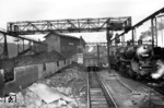 Die Gremberger 50 1857 wendet im Bw Oberlahnstein. (1954) <i>Foto: Slg. Eisenbahnstiftung</i>