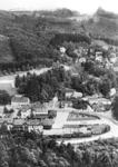 Blick auf Ort und Bahnhof Oybin, der Endstation der dampfbetriebenen Zittauer Schmalspurbahn ist und am Fuße des Berges Oybin in einem Talkessel des Zittauer Gebirges liegt. (1936) <i>Foto: RVM</i>