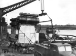 Umladen eines Großaggregats der Fa. Pfütze & Co. in Dresden. (1938) <i>Foto: Slg. Eisenbahnstiftung</i>