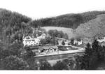 Blick in die "Hölle". Der Haltepunkt lag zwischen Marxgrün und Lichtenberg (Ofr). Die Höllentalbahn im Frankenwald führte von Marxgrün (Bayern) entlang des Flüsschens Selbitz durch das Höllental nach Blankenstein in Thüringen. (1936) <i>Foto: RVM</i>