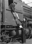 Bahnsteigszene in Stuttgart Hbf. (1942) <i>Foto: RVM</i>