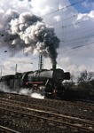 052 899-2 (50 2899) vom Bw Köln-Eifeltor verlässt den Güterbahnhof von Brühl (b. Bonn) in Richtung Heimat. (10.03.1971) <i>Foto: Peter Schiffer</i>