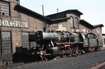 Die erste 50 (050 001-7) in ihrer Heimat-Dienststelle Köln-Eifeltor.  (07.07.1971) <i>Foto: Peter Schiffer</i>