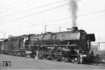 012 060-0 vor Sonderzug E 42139 in Oberhausen Hbf. (19.10.1969) <i>Foto: Wolfgang Bügel</i>