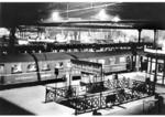 Blick in das Halle des Hannoveraner Hauptbahnhofs. Nach schweren Schäden bei den Bombenangriffen vom 8./9.Oktober 1943 wurden die Hallendächer 1948 endgültig abgetragen. (1938) <i>Foto: RVM</i>