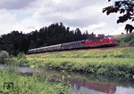 221 126 mit einem Eilzug Bayreuth - Konstanz im Neckartal bei Talhausen. (20.07.1973) <i>Foto: Peter Schiffer</i>