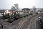 Die heute beim DDM befindliche 001 111-4 (01 111) rollt mit D 854 durch den Bahnhof Marktschorgast. (25.03.1973) <i>Foto: Wolfgang Bügel</i>