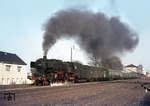 Kraftvoll beschleunigt 001 150-2 (01 150) den E 1794 aus dem Bahnhof Münchberg. (23.03.1973) <i>Foto: Wolfgang Bügel</i>