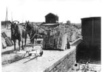 Basaltsteinverladung, vermutlich im Bahnhof Mayen Ost. (1934) <i>Foto: RVM</i>
