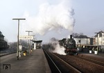 055 193-7 (55 4192) trifft mit einem Übergabezug im Bahnhof Siegburg ein. Mit Anbindung an die ICE-Neubaustrecke Köln-Rhein-Main blieb hier kein Stein mehr auf dem anderen... (12.12.1970) <i>Foto: Peter Schiffer</i>