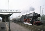 050 220-3 durchfährt mit Nahgüterzug 64665 nach Gremberg den Bahnhof Köln-Ehrenfeld. (17.04.1975) <i>Foto: Peter Schiffer</i>