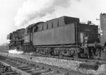 Nachschuss auf 50 2789 des Bw Wanne-Eickel Hbf  bei Lünen an der Hamm - Osterfelder Strecke. (1959) <i>Foto: Willi Marotz</i>
