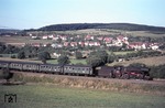 Der Nachmittagspersonenzug N 2683 nach Neunkirchen passiert mit 023 075 die Ortschaft Wustweiler. (12.09.1973) <i>Foto: Wolfgang Bügel</i>