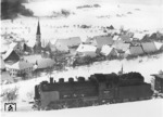 24 030 vom Bw Freudenstadt irgendwo im verschneiten Schwarzwald. (1940) <i>Foto: RVM (Ulmer)</i>