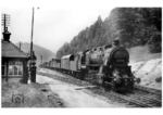 58 1711 hat die Spessartrampe von Laufach aus soeben hinter sich gebracht und erreicht die Ausweichstelle der Schiebeloks an der Westseite des Schwarzkopftunnel (930 m) vor Heigenbrücken. (1928) <i>Foto: Rudolf Kreutzer</i>