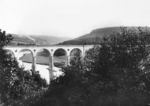 Vermutlich eine pr. G 7 überquert die 1855 fertig gestellte Fuldabrücke bei Kragenhof auf der alten Nord-Südstrecke. (1905) <i>Foto: RVM-Archiv</i>