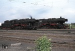 Nachmittägliches Stelldichein der Gremberger 050 259-1 (vorne) und 050 190-8 im Übergabebahnhof der Köln-Bonner Eisenbahn (KBE) Brühl-Vochem. (06.09.1974) <i>Foto: Peter Schiffer</i>