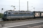 184 003 mit einem Nahverkehrszug Köln - Kleve im Bahnhof Köln-Longerich. (30.09.1974) <i>Foto: Peter Schiffer</i>
