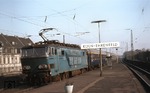 Die belgische 1604 durchfährt mit einem Schnellzug Köln - Paris den Bahnhof Köln-Ehrenfeld. (20.01.1975) <i>Foto: Peter Schiffer</i>